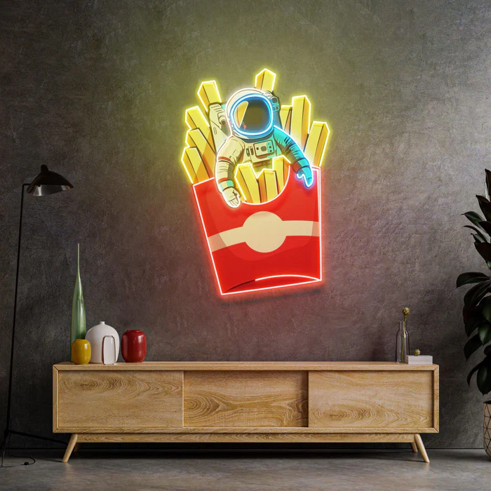 Astronot Patates Cipsi Neon Art – UV Baskı – Neon Led Tabela