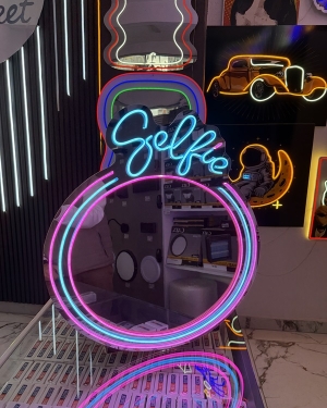 Neon Pleksi Selfie Ayna 50 cm Pembe Beyaz