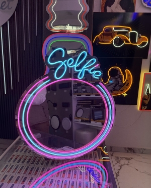 Neon Pleksi Selfie Ayna 50 cm Pembe Beyaz