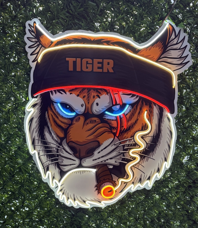 Sigara İçen Kaplan Neon Işık Tablo 75x70