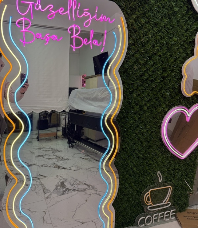 Güzelliğim Başa Bela Neon Pleksi Ayna 180x80 cm