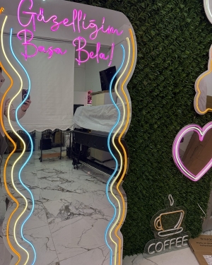 Güzelliğim Başa Bela Neon Pleksi Ayna 180x80 cm