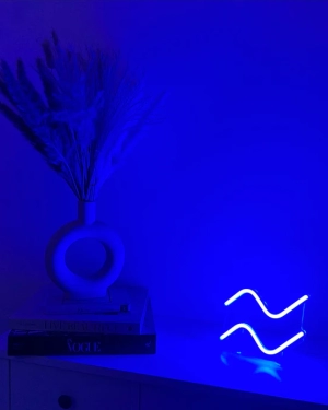 Kova Burcu Neon Led Tabela 40 cm Dekoratif Aydınlatma