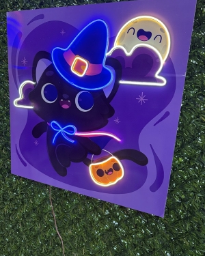 Neon Işıklı Cadı Kedi Dekoratif Duvar Tablosu 62x62 cm
