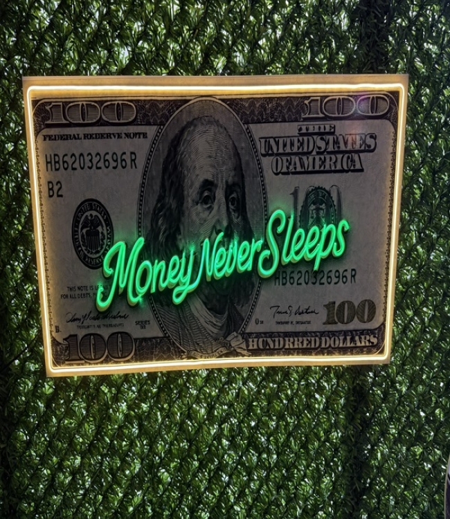 Dolar Işıklı Neon Tablo - Money Never Sleeps 114x53 cm
